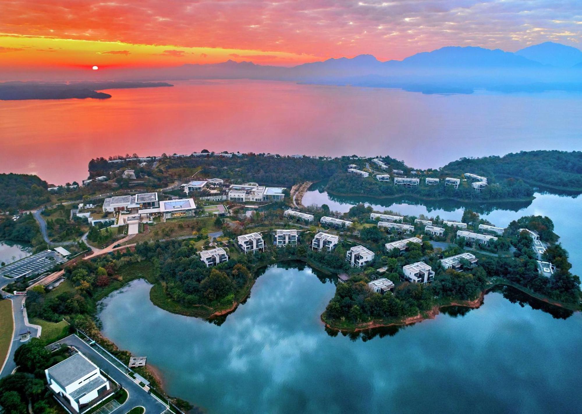 Lushan West Sea Resort, Curio Collection By Hilton Jiujiang  Buitenkant foto